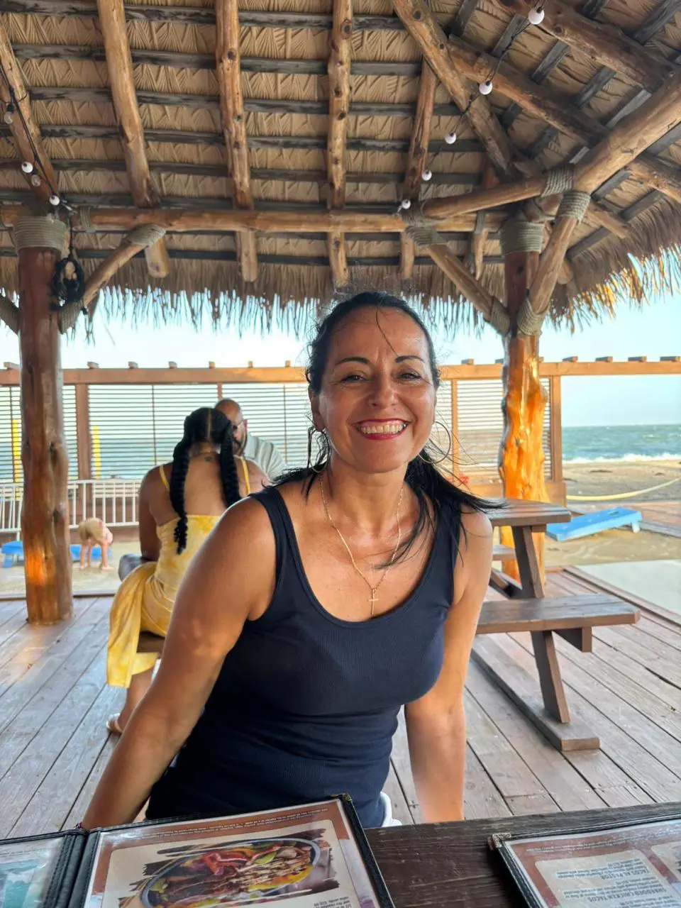 Foto de cliente Laura G. de Candelaria, satisfecha con servicio SOAT