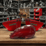 Kit completo en rojo con tanque de acero y tapas en ABS. Ajuste preciso, acabado brillante y compatibilidad directa para tu GN 125 F.