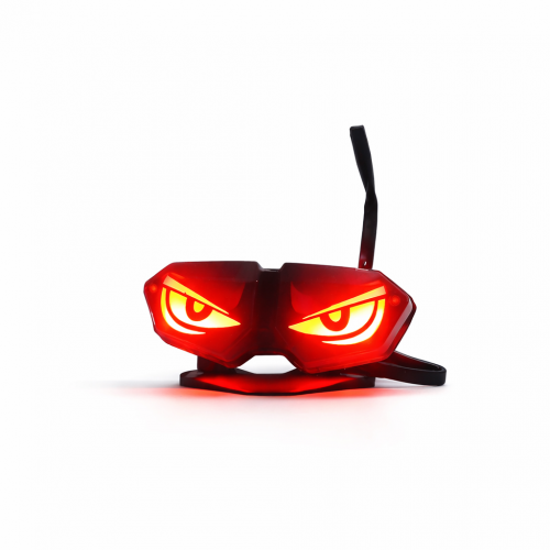 Stop Lujo AKT NKD Con Ojos Direccionales Integrados LED Moto