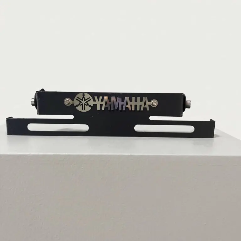 Portaplaca Retráctil Yamaha Negro Acero Inoxidable 3D